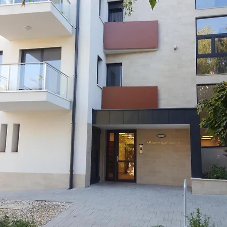 Szepvolgyi I. Apartman * Siofok